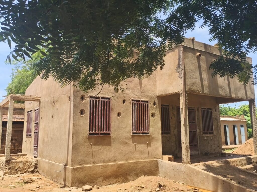 Bâtiment de l'infirmerie : le chantier avance.